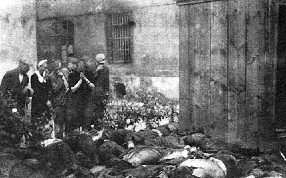 Victims_of_Soviet_NKVD_in_Lvov,_June_1941
